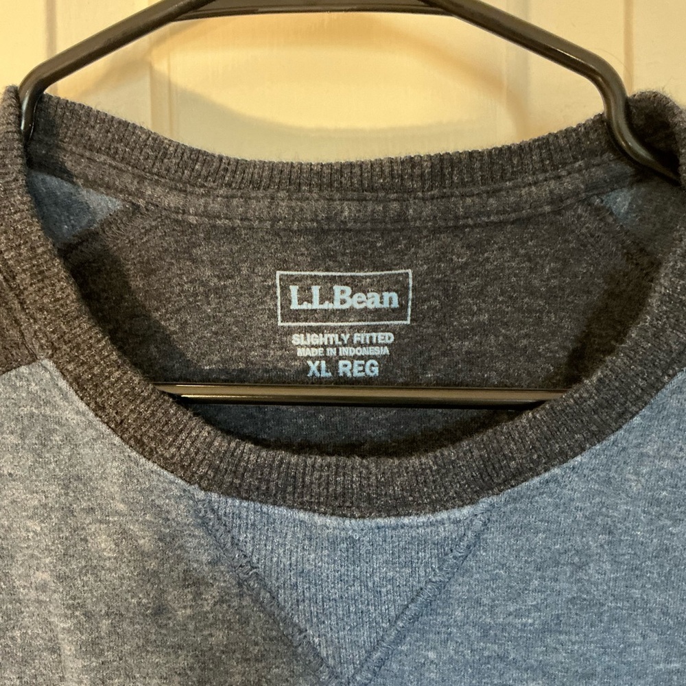 LL Bean Mens Ringer Sweatshirt, Sz. XL. Blue and Dark Gray